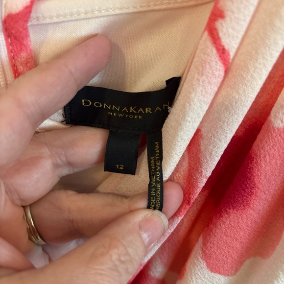 Donna Karan
Sleeveless V-Neck Floral Cascade Ruffle Chiffon Dress size 12 - Picture 8 of 10